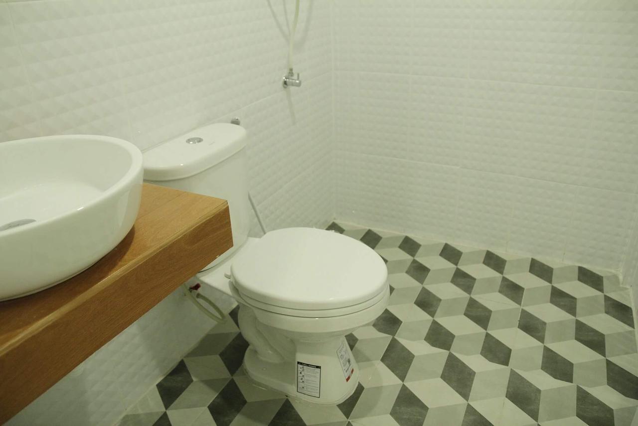 Sb Inn Фетчабури Екстериор снимка